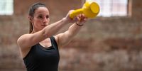 Fitnessübung: Der Kettlebell Swing